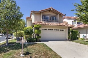 12235 Shady Hollow Ln in Los Angeles, CA - Building Photo