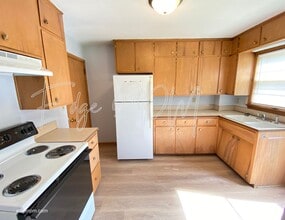 222 Walnut St in Cedar Falls, IA - Building Photo - Building Photo