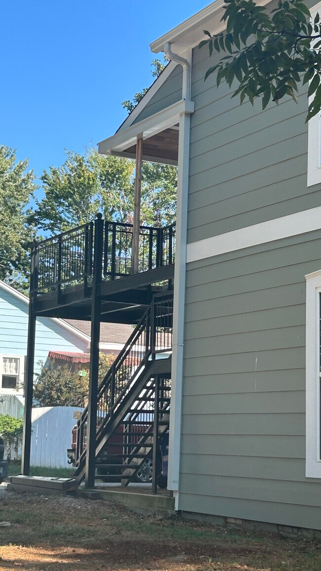 754 N Wood Ave in Florence, AL - Foto de edificio - Building Photo