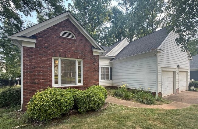 property at 516 Tysons Forest Dr