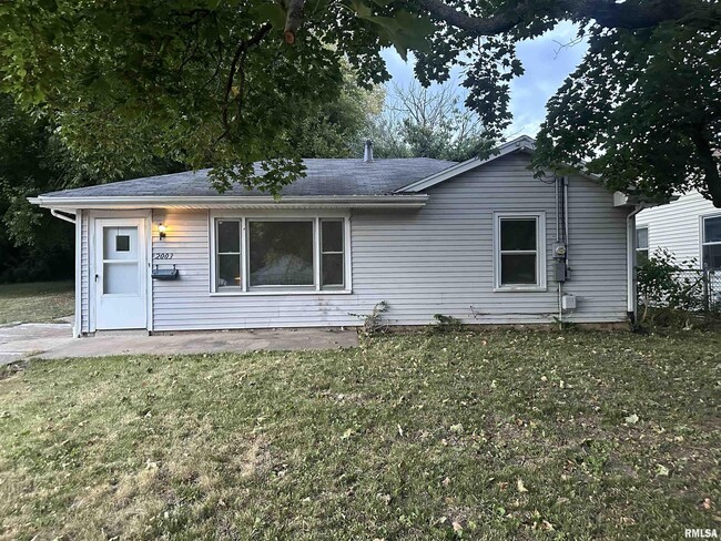 property at 2003 W Martin St