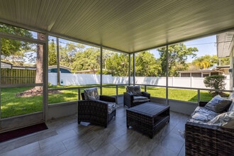 208 Woodbine Ave in Tampa, FL - Building Photo - Building Photo