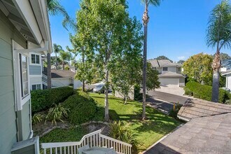 13543 Tiverton Rd in San Diego, CA - Foto de edificio - Building Photo