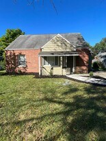 897 Exeter Rd in Columbus, OH - Building Photo