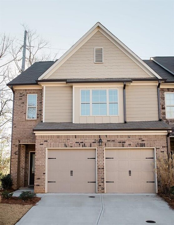 5615 Bright Cross Wy in Suwanee, GA - Building Photo