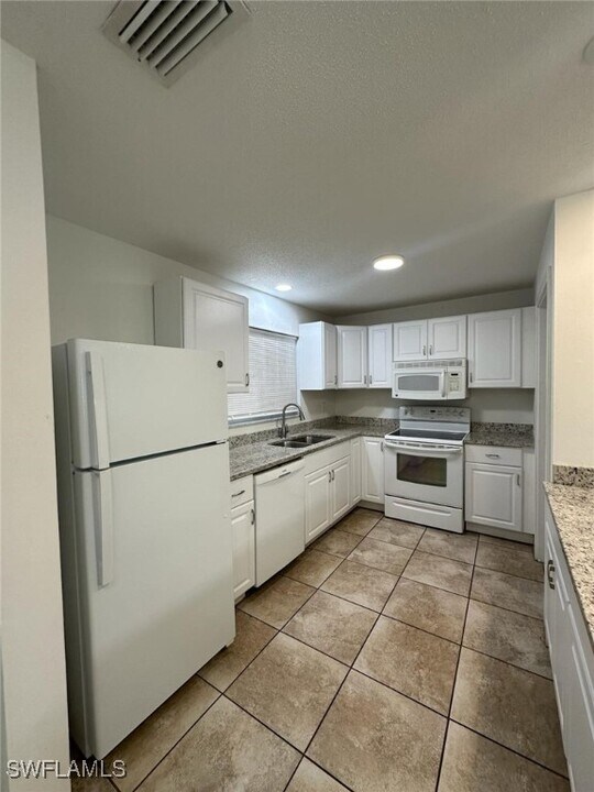 4826 Marine Dr in Cape Coral, FL - Building Photo