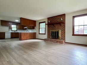 170 Hunts Neck Rd in Poquoson, VA - Building Photo - Building Photo