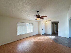 3180 S Lindell Rd in Las Vegas, NV - Building Photo - Building Photo