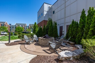 Paxton Cool Springs in Franklin, TN - Foto de edificio - Building Photo