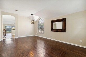 4211 Briarbend Rd in Dallas, TX - Building Photo - Building Photo