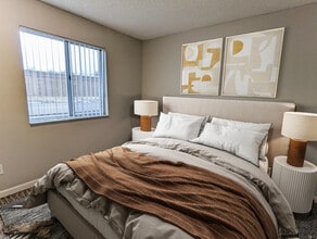 Sage Creek Apartments in Aurora, CO - Building Photo - Building Photo
