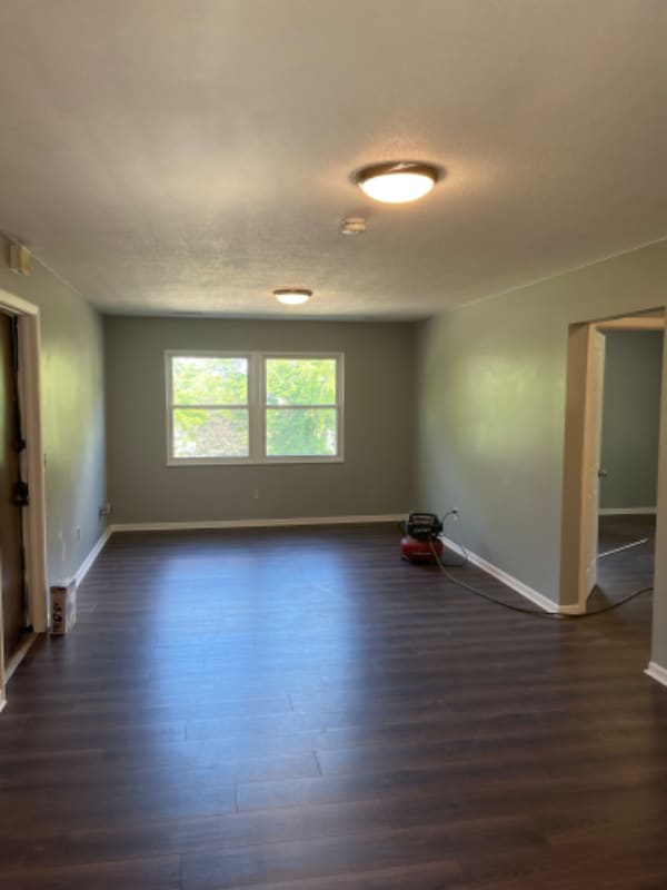 460 Grant St, Unit 1 in Sharon, PA - Building Photo - Building Photo