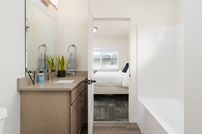 River Landing at Mirabeau in Spokane, WA - Building Photo - Interior Photo