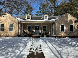 114 E 12th St in Washington, NC - Building Photo