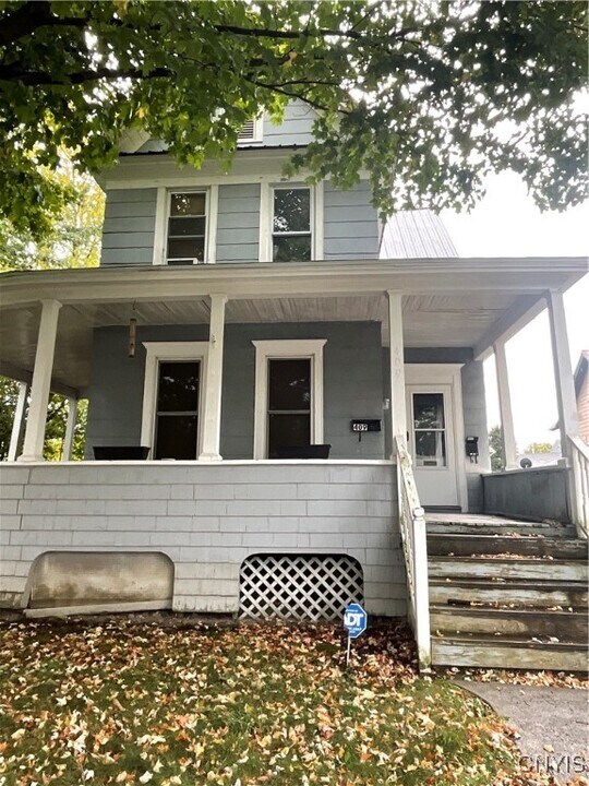 409 S Massey St in Watertown, NY - Foto de edificio