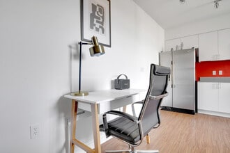 330 3rd Ave W in Seattle, WA - Building Photo - Building Photo