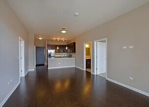 2299 S Michigan Ave, Unit 413 in Chicago, IL - Building Photo - Building Photo