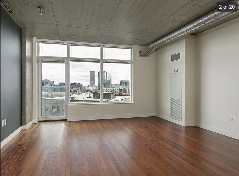 1926 W Burnside St, Unit 505 in Portland, OR - Building Photo
