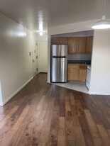 142 Jefferson Ave, Unit 2 Apartments