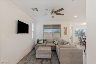 976 Bluebell Brook St in Henderson, NV - Building Photo - Building Photo