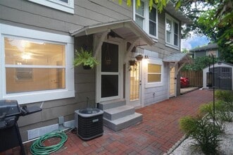 807 1/2 S Fremont Ave in Tampa, FL - Building Photo - Building Photo