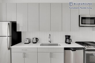 808 W Van Buren St, Unit SI FL7-ID539 in Chicago, IL - Building Photo - Building Photo