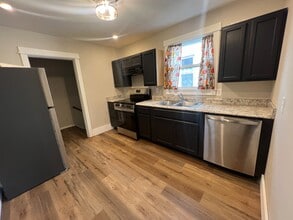 5621 Prosser Ave in Cincinnati, OH - Building Photo - Building Photo