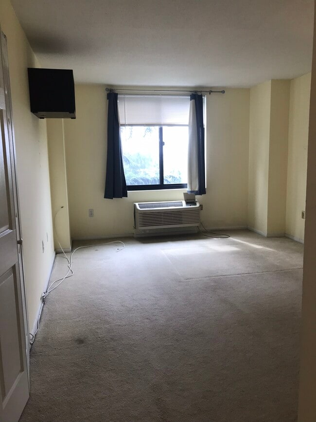 115 Polifly Rd, Unit 2F in Hackensack, NJ - Building Photo - Building Photo