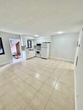 2545 Taft St in Hollywood, FL - Building Photo - Building Photo