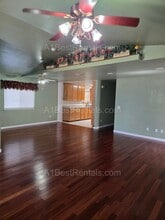 3832 Sierra St in Riverbank, CA - Foto de edificio - Building Photo