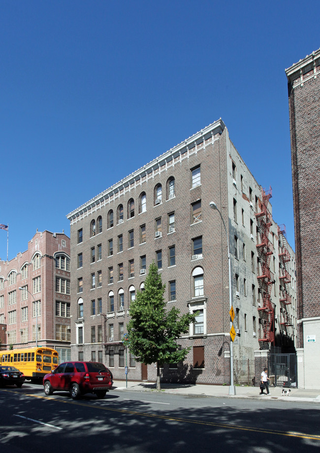 2600 Amsterdam Ave in New York, NY - Foto de edificio - Building Photo