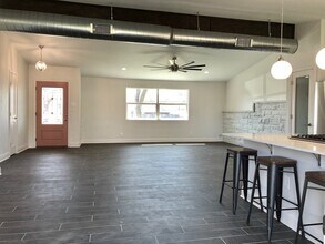 717 Oblate Dr in San Antonio, TX - Building Photo - Building Photo