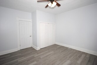 72 Hall St in Springfield, MA - Foto de edificio - Building Photo