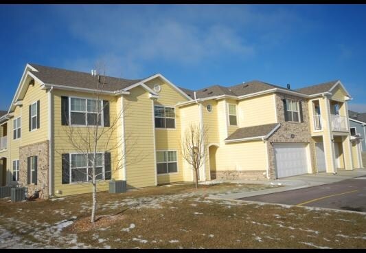 Deer Hollow Apartments in Hartford, SD - Building Photo - Building Photo