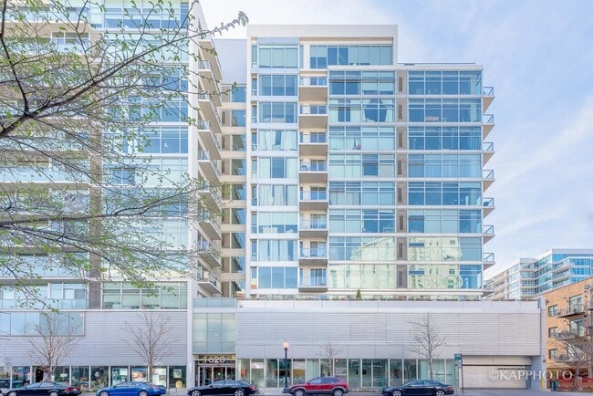 property at 1620 S Michigan Ave