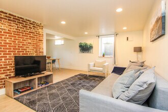 5115 N Concord Ave, Unit B in Portland, OR - Building Photo - Building Photo