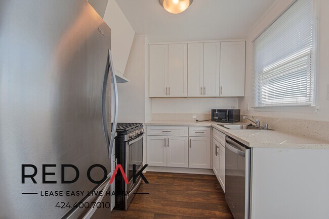 8733.5 Belford Ave in Los Angeles, CA - Building Photo - Building Photo