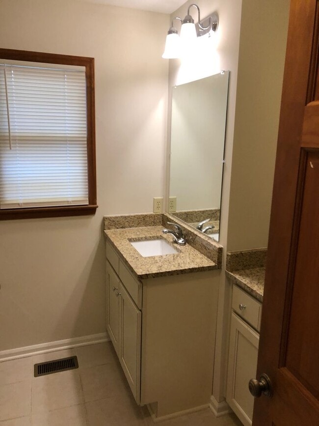 516 Crescent Heights Dr in Creedmoor, NC - Building Photo - Building Photo