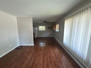 256 W Drahner Rd in Oxford, MI - Building Photo - Building Photo