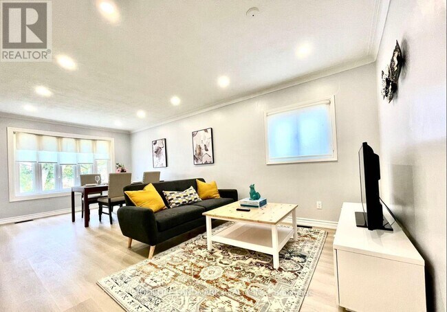 44 Frey Crescent in Toronto, ON - Building Photo - Building Photo