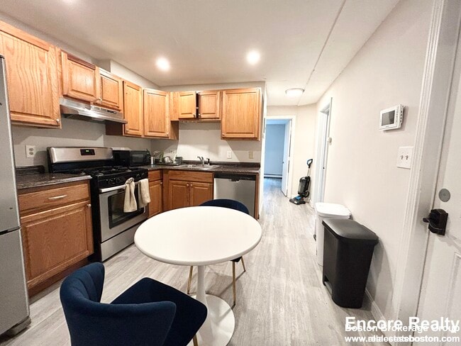 90 Hammond St in Boston, MA - Building Photo - Building Photo