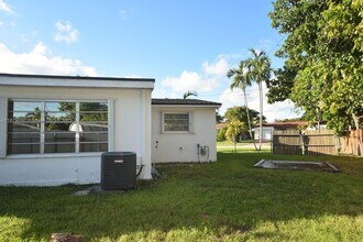 18601 SW 97th Ct in Cutler Bay, FL - Building Photo - Building Photo