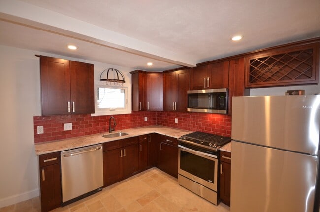 130 Brooks St, Unit 1