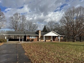375 Holly Mountain Farm Rd in Wilkesboro, NC - Building Photo - Building Photo