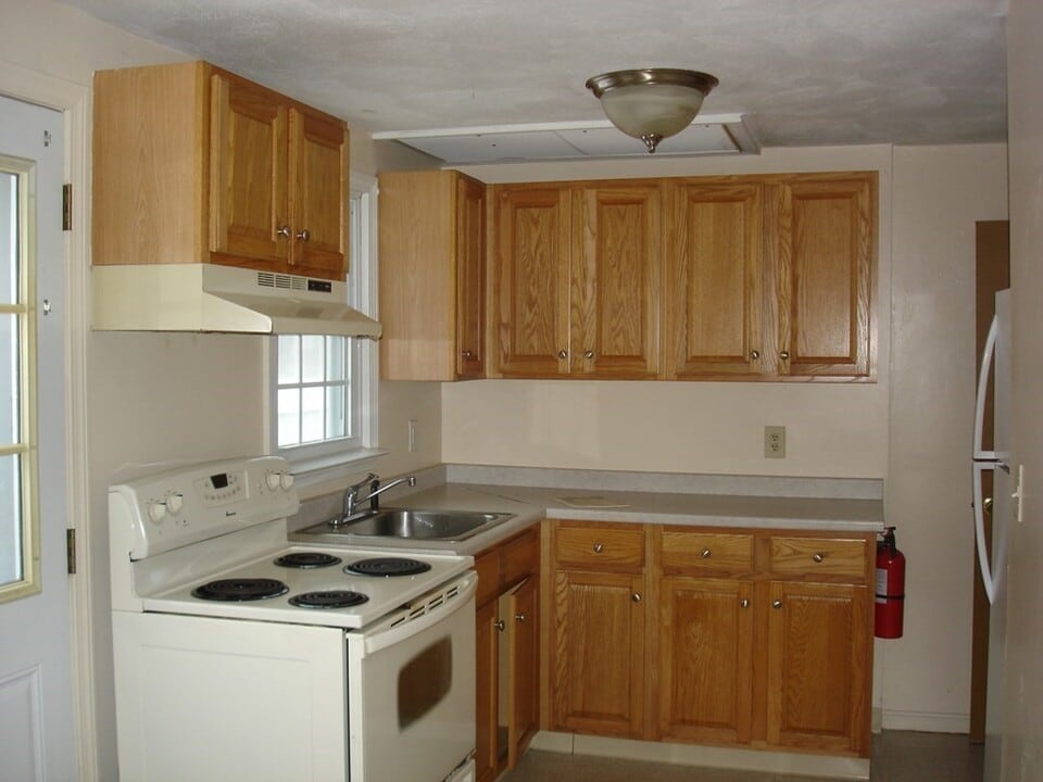 10 Spaulding Rd in Townsend, MA - Building Photo