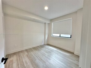 18412 Homestead Ave in Miami, FL - Foto de edificio - Building Photo