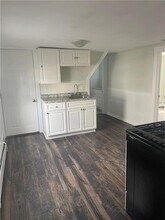 10 Ryan Ave in Bristol, RI - Building Photo - Building Photo