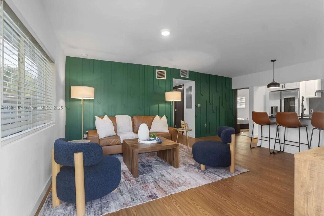 1428 NE 153rd Ter in North Miami Beach, FL - Building Photo