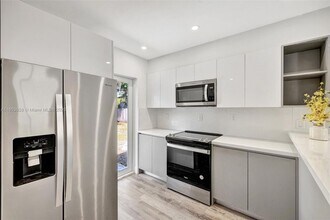 843 SW 20th St in Fort Lauderdale, FL - Building Photo - Building Photo