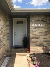 8406 Daycoach Ln in Houston, TX - Building Photo - Building Photo
